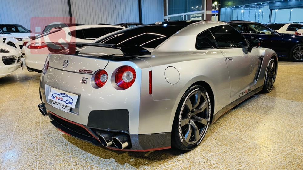 Nissan GT-R